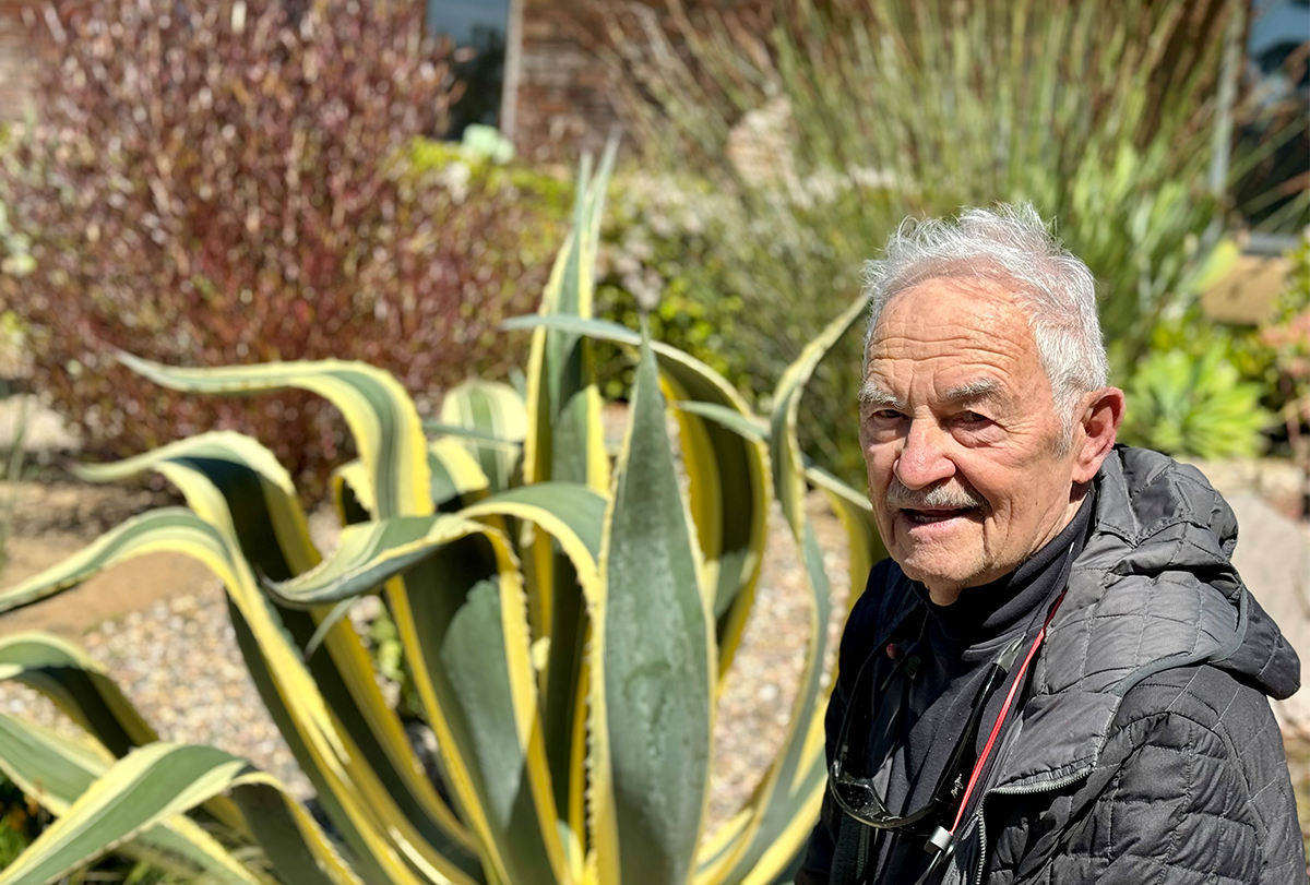 Photograph of neuroscientist Harvey Karten.